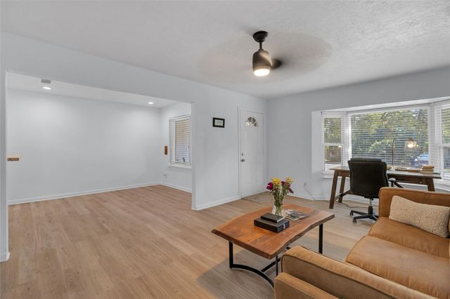 1414 23rd Street, Huntsville, TX 77340