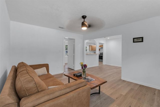 1414 23rd Street, Huntsville, TX 77340