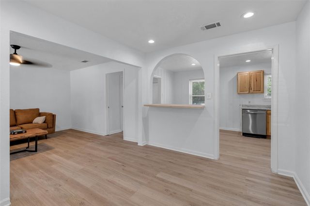 1414 23rd Street, Huntsville, TX 77340