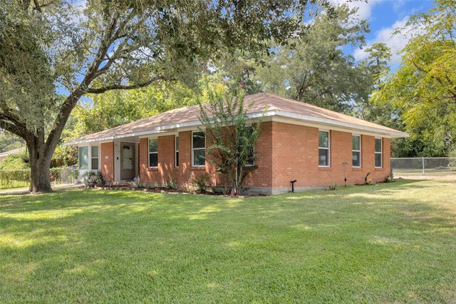 1414 23rd Street, Huntsville, TX 77340