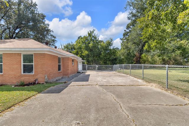 1414 23rd Street, Huntsville, TX 77340