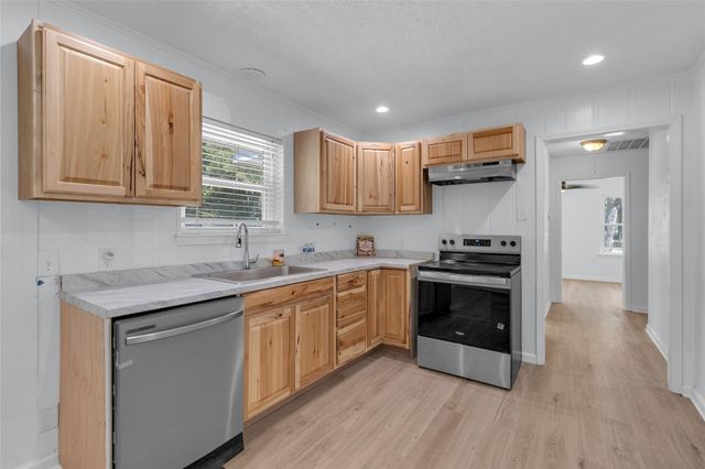 1414 23rd Street, Huntsville, TX 77340