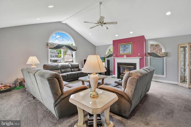 308 EDGEMORE RD, Secane, PA 19018