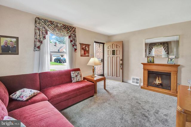 308 EDGEMORE RD, Secane, PA 19018