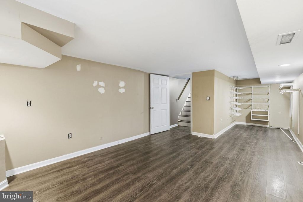 Image 17 of property listing at 502 S EAST AVE, Baltimore, MD 21224