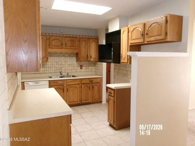 5811 E 31st Street, Tucson, AZ 85711