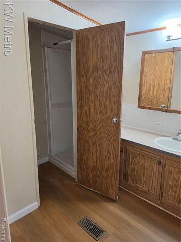 3520 Hogarth Avenue, Flint, MI 48532