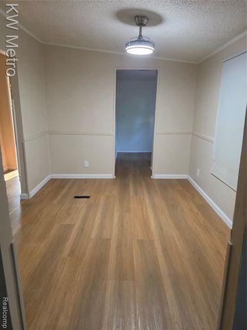 3520 Hogarth Avenue, Flint, MI 48532
