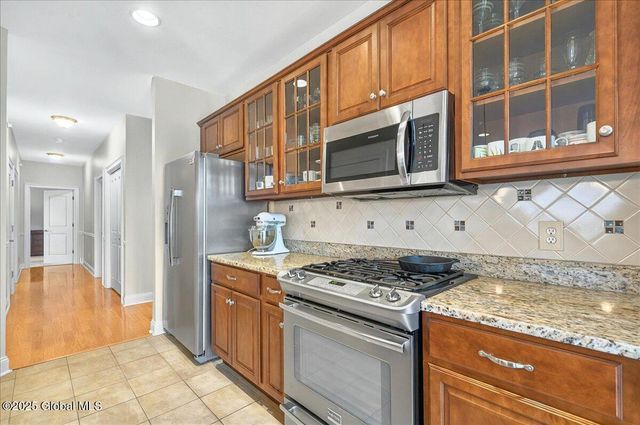 802 Heather Lane, Guilderland, NY 12009