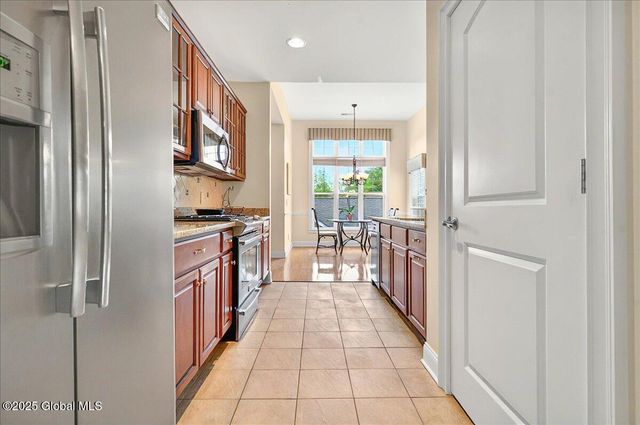 802 Heather Lane, Guilderland, NY 12009