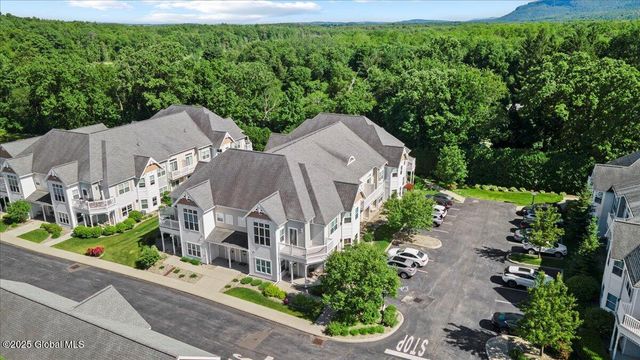 802 Heather Lane, Guilderland, NY 12009