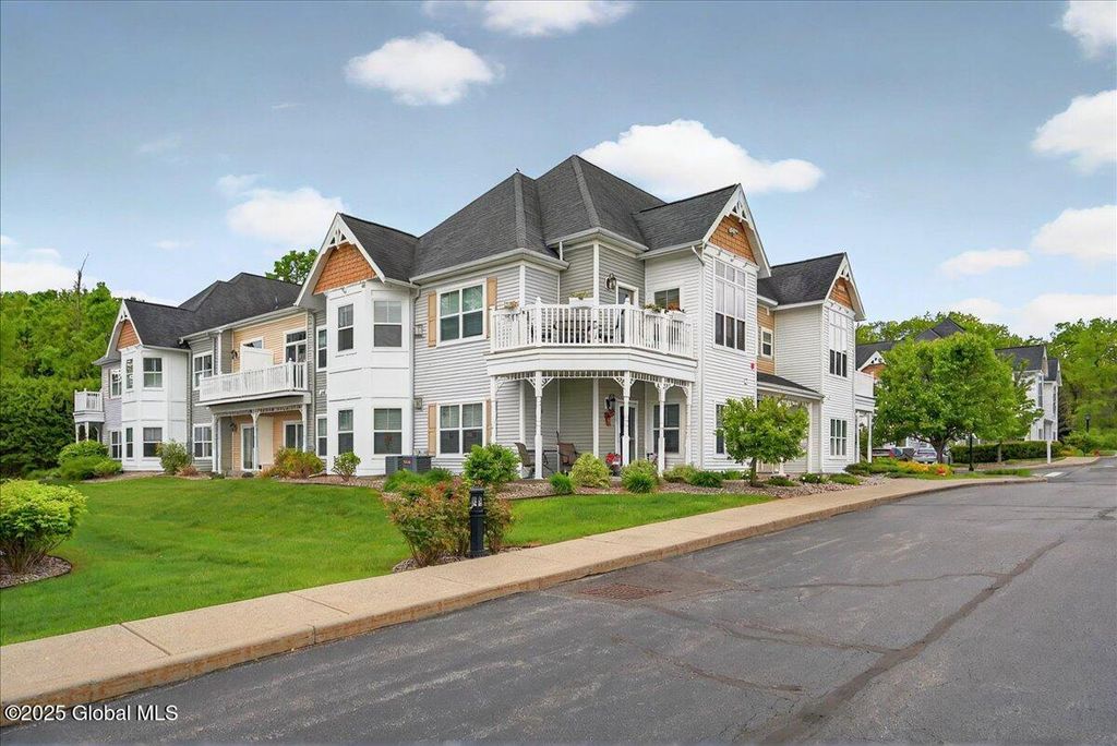 802 Heather Lane, Guilderland, NY 12009