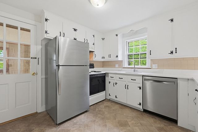 31 Cold Spring Rd., Holliston, MA 01746