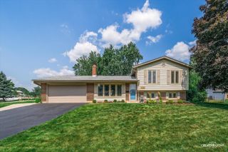 8202 Northway Drive, Hanover Park, IL 60133
