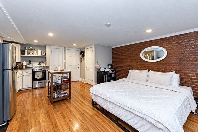 50 Montgomery St 1, Boston, MA 02116