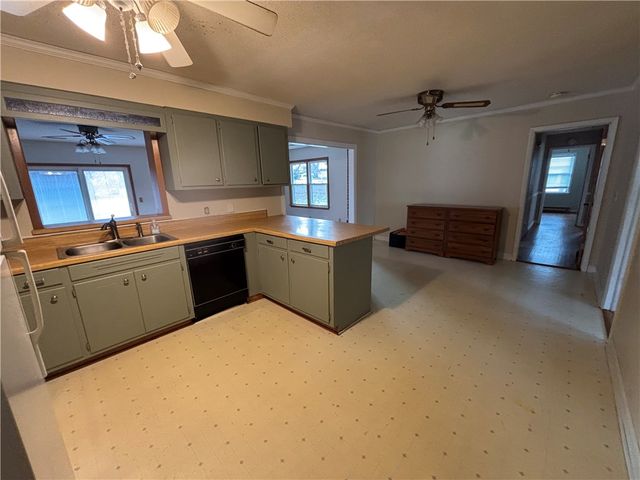 730 Tanglewood Drive, Seneca, SC 29672