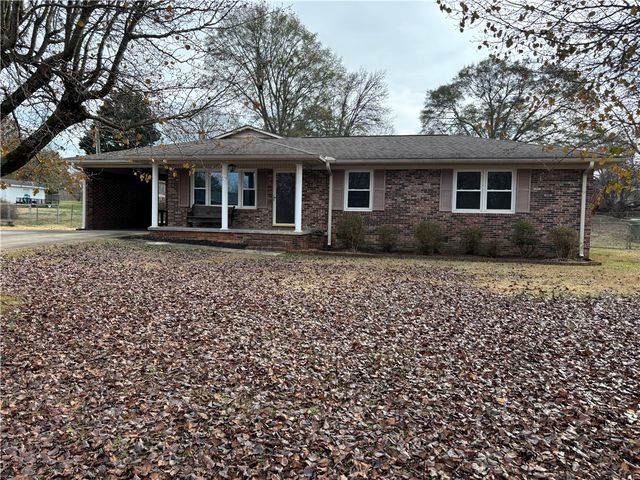 730 Tanglewood Drive, Seneca, SC 29672