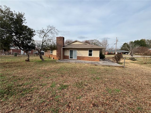 730 Tanglewood Drive, Seneca, SC 29672