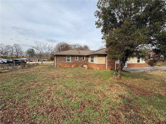 730 Tanglewood Drive, Seneca, SC 29672