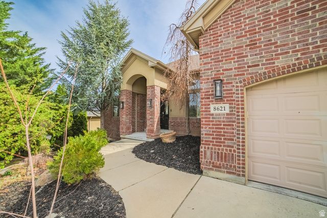 8621 S 1700 E, Sandy, UT 84093