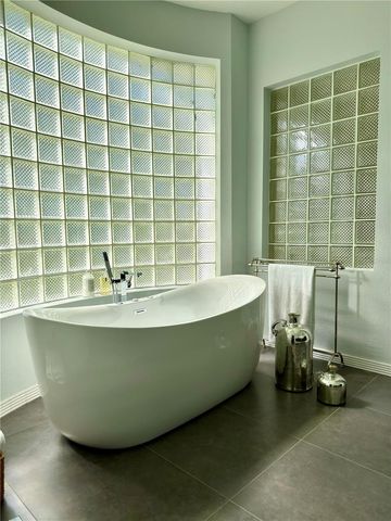 6049 LADY BET DRIVE, Orlando, FL 32819