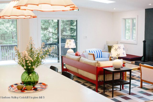 1 Van Buren Drive, Hillsdale, NY 12529