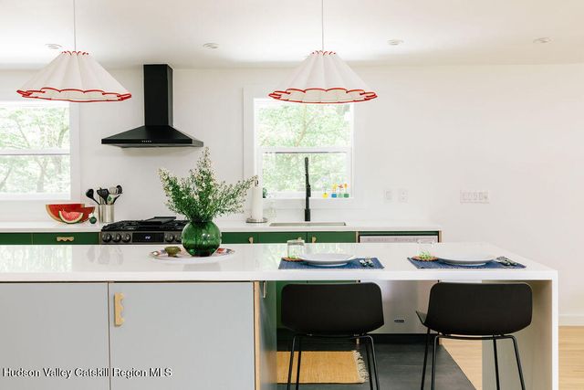 1 Van Buren Drive, Hillsdale, NY 12529