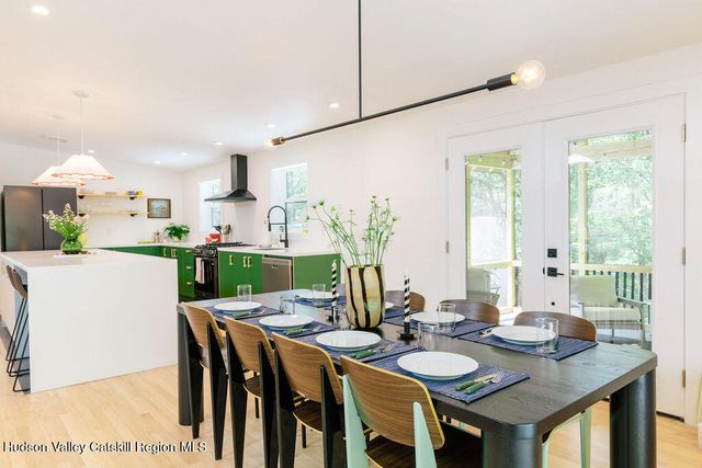 1 Van Buren Drive, Hillsdale, NY 12529