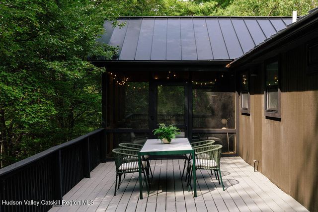 1 Van Buren Drive, Hillsdale, NY 12529