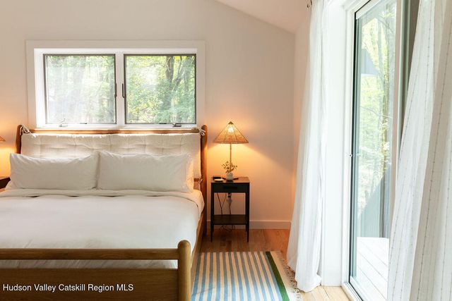 1 Van Buren Drive, Hillsdale, NY 12529