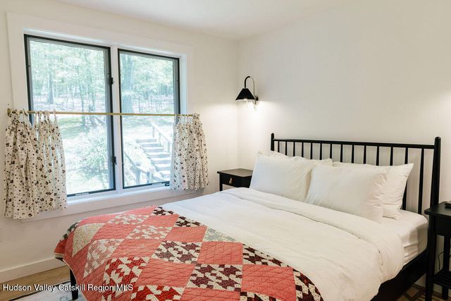 1 Van Buren Drive, Hillsdale, NY 12529