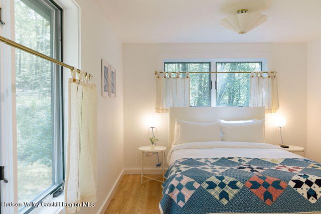 1 Van Buren Drive, Hillsdale, NY 12529