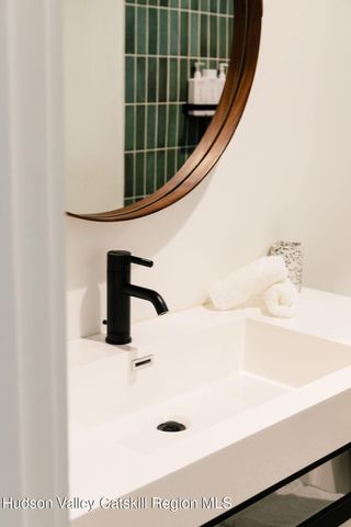 1 Van Buren Drive, Hillsdale, NY 12529