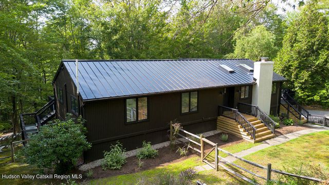 1 Van Buren Drive, Hillsdale, NY 12529