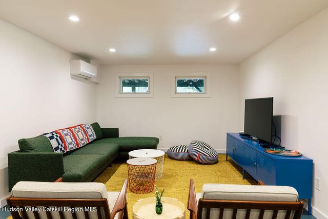 1 Van Buren Drive, Hillsdale, NY 12529