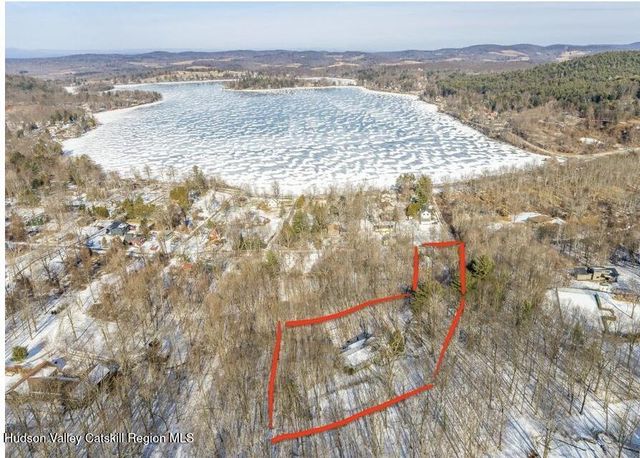 1 Van Buren Drive, Hillsdale, NY 12529