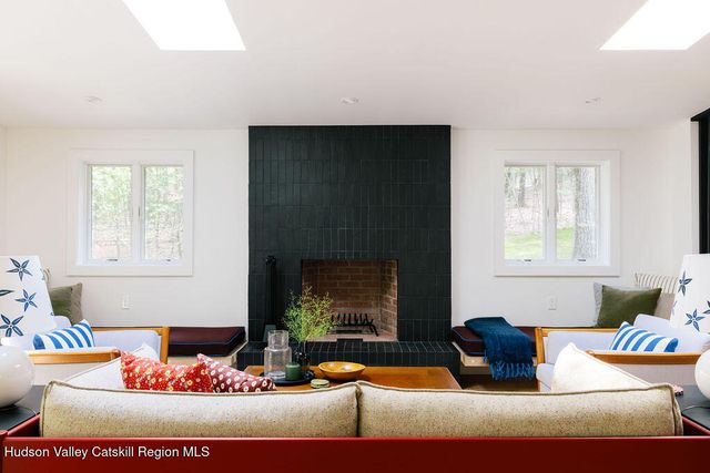 1 Van Buren Drive, Hillsdale, NY 12529