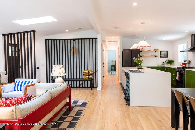 1 Van Buren Drive, Hillsdale, NY 12529