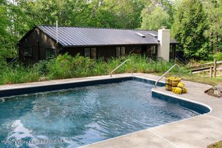 1 Van Buren Drive, Hillsdale, NY 12529