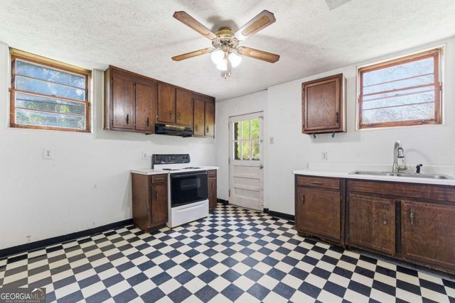 2567 Creston Way, Morrow, GA 30260