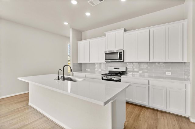 313 Redbud Ridge Drive, Brookshire, TX 77423