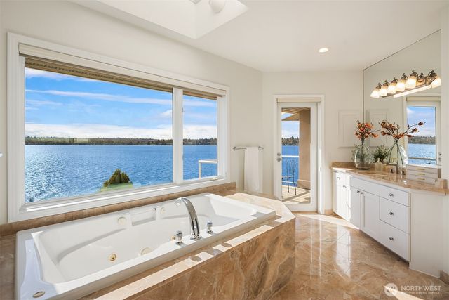 7439 W Mercer Way, Mercer Island, WA 98040