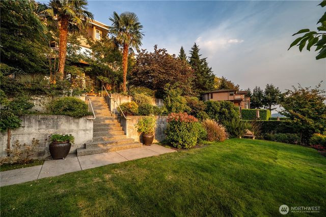7439 W Mercer Way, Mercer Island, WA 98040