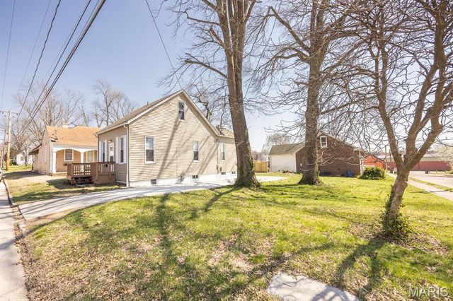 506 E McKinley Street, Belleville, IL 62220