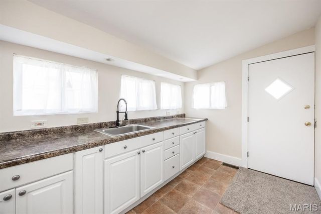 506 E McKinley Street, Belleville, IL 62220