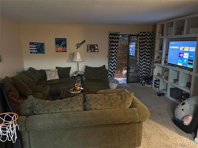 1410 Heritage Landing 106, St Charles, MO 63303