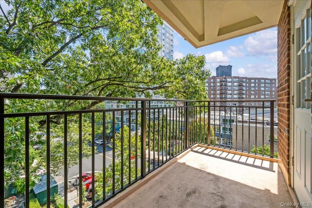 3720 Independence Avenue 5F, Bronx, NY 10463