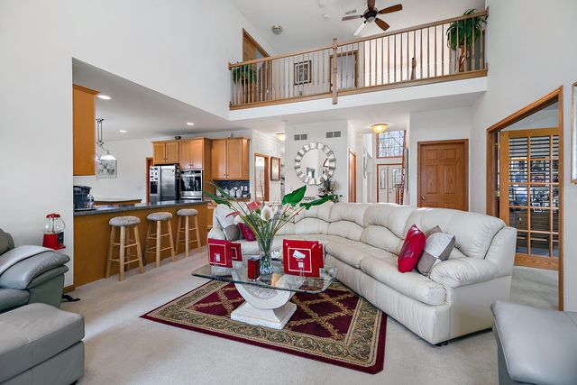 321 Royal Oak Drive, Steger, IL 60475