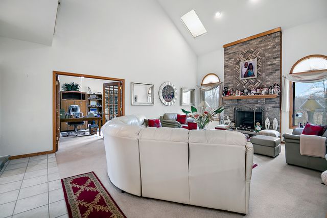 321 Royal Oak Drive, Steger, IL 60475