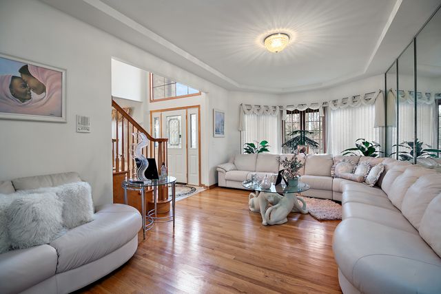 321 Royal Oak Drive, Steger, IL 60475